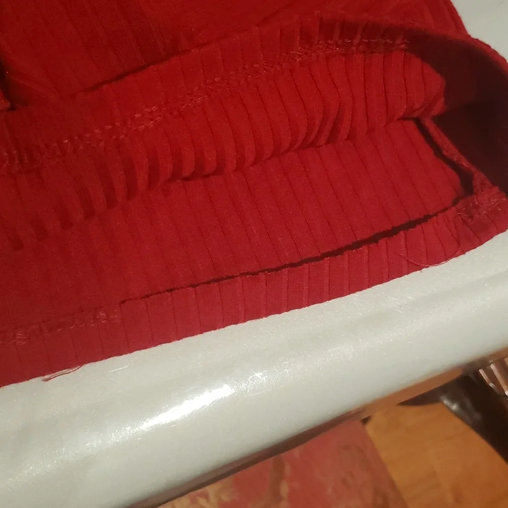 Red off the shoulder top - Picture 4 of 5